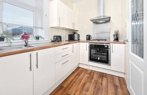 Hamilton Apartment | Fantastically positioned ground floor apartment in centre of Hamilton