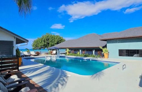 Ocho Rios Villa | Fantasy Villa, Bengal Bay Snorkeling and swimming steps from the villa