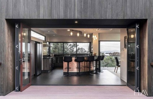 Lady Barron House | FARAWAY on Flinders Island