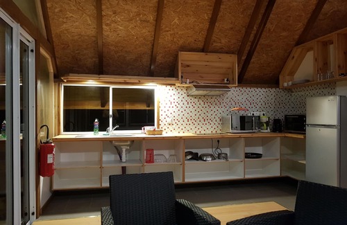 Teahupoo House | Fare Ora in a wooded park of 15,000 m2