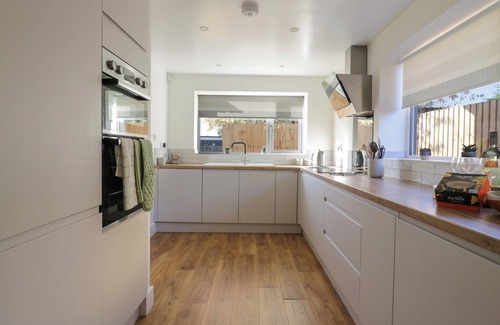 Sutton Cottage | FARMER'S REST, family friendly in Sutton, Cambridgeshire