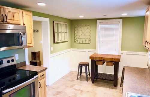 Rolla Other | Farmhouse at Lake View Farm near Fugitive Beach