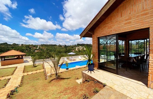 Mairinque House | Farmhouse in condominium with ample space, barbecue and pizza oven.