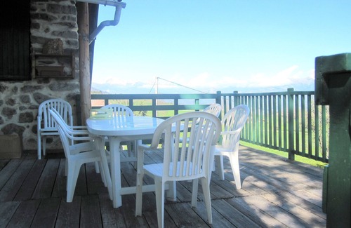 Pelleautier House | Farmhouse in the meadow/Hautes - Alpes/September