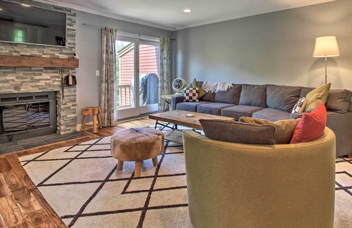 West Dover House | Farmhouse Mountain Escape ~ 1 Mile to Mount Snow!