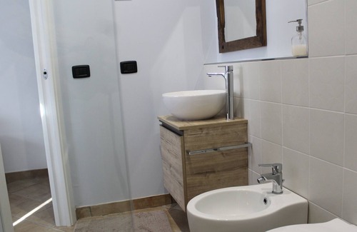 Gli Angeli House | farmhouse surrounded by greenery near the city center and 10 minutes from the sea