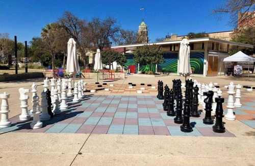 Near East Side Cottage | Fascinating 2br/1ba Near Festive DT and Riverwalk