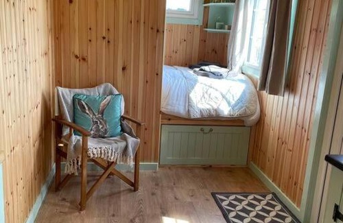 Saint John's Town of Dalry Ski Chalet | Fauld O Wheat Shepherds Hut , Loch Ken ,Off Grid