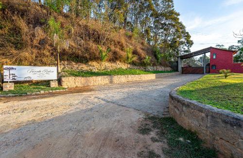 Pedra Bela House | Fazenda com 3 espaços independentes - 10 suítes com PISCINA, 4 suítes com JACUZZI ou Chalé romântico com JACUZZI - Wi-Fi 400MB Lagos e Cavalos