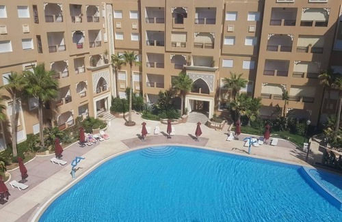 Chott Mariem Apartment | Featuring pool views, the apartment located2-minute walk from Chott Mariem beach