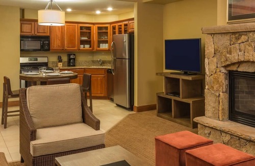 Four O'Clock Cabin | Feb. 10-17 Best in Breck. Hilton Valdoro. 2 BR, 2 Bath. Pvt deck and hot tub