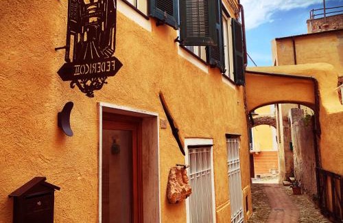 Borgio Verezzi House | Federico II - Rooms and Breakfast