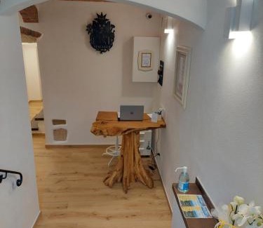 Borgio Verezzi House | Federico II - Rooms and Breakfast