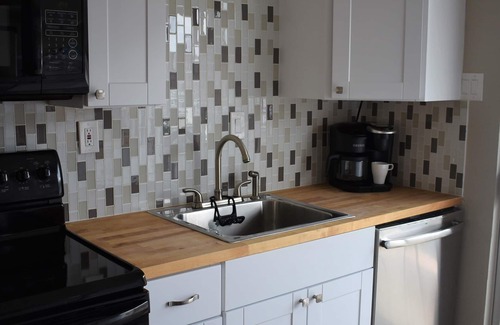 North Dallas Condo | Feel at Home at this central and spacious 1 bedroom condo