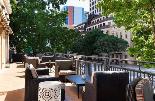 Downtown Austin Hotel | Feel Like A Royalty! Historic Suite with Modern Service! Indoor Pool Available!