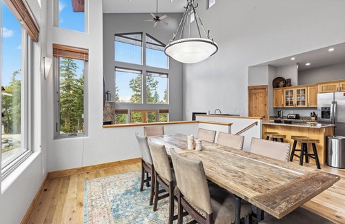 Woodmoor House | Feel on Top of the World at The Fox Den Retreat! Private Hot Tub and Views!
