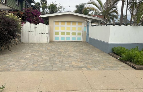 Leucadia House | Feet in the surf in 2 minutes! most walkable neighborhood at the beach and AC!