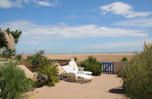 Les Ayguades Apartment | FEET IN THE WATER