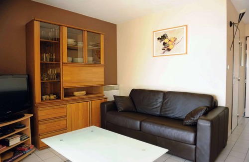 Les Ayguades Apartment | FEET IN THE WATER