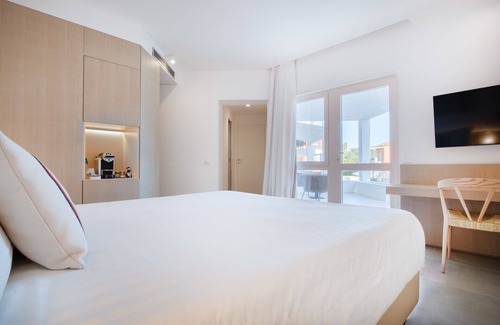 Torre di Bari Hotel | Felix Hotels - Galanias Hotel & Retreat