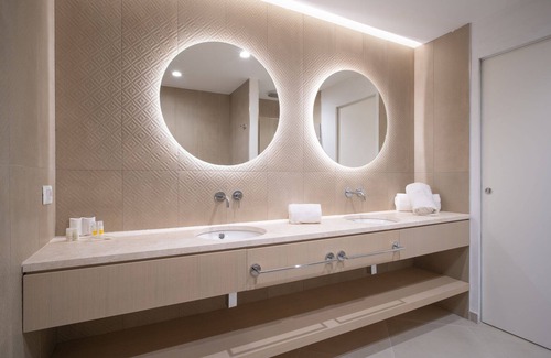 Torre di Bari Hotel | Felix Hotels - Galanias Hotel & Retreat