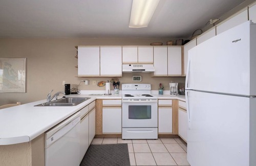 Cedar Key Condo | Fenimore Mill 5C - Sunrises, Pool & Hot Tub!