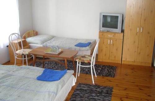 Mako Bed & Breakfast | Fenyő Panzió