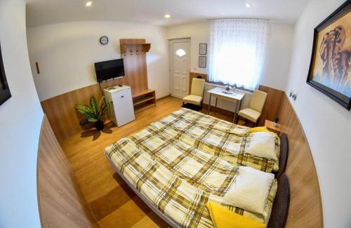 Nyiradony House | Fenyves Csárda Vendégház