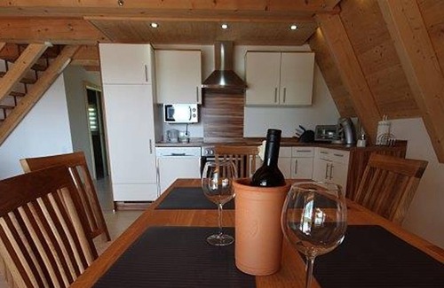 Purbach am Neusiedlersee Apartment | Ferienhäuser Finiki - Ferienhaus, Dusche, WC, 2 Schlafräume