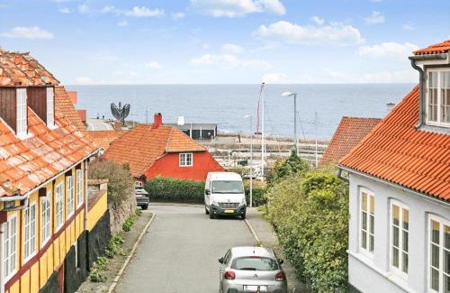 Svaneke Apartment | Ferielejlighed med adgang til idyllisk have