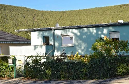 Neustadt-Stadtmitte Apartment | Ferienwohnung Uhuherz
