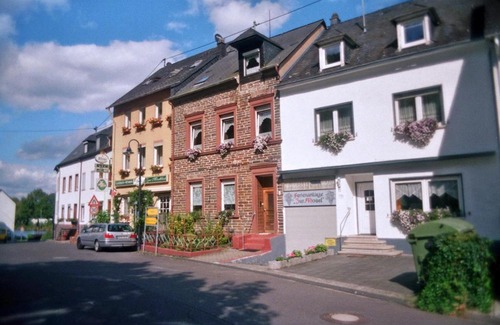 Kovenig House | Ferienanlage - Am Moselufer