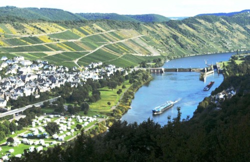 Kovenig House | Ferienanlage - Am Moselufer