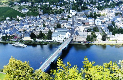 Kovenig House | Ferienanlage - Am Moselufer