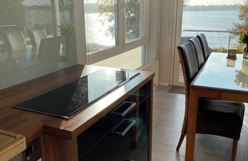 Ponitz am See House | Ferienh.,Max. 6 Pers. right on the lake and 3 km from the beach. Perfect location. WLAN Conne.