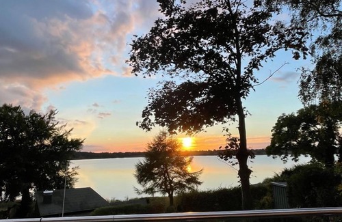 Ponitz am See House | Ferienh.,Max. 6 Pers. right on the lake and 3 km from the beach. Perfect location. WLAN Conne.