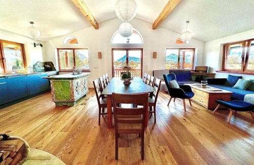 Kiefersfelden Apartment | Ferienhaus Bachperle - Alpenidyll mit Kamin, Balkon oder Terrasse für Genießer