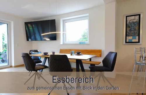 Hockelheim Apartment | Ferienhaus Höckelheim - FeWo Blaue Lagune - neu, modern & geräumig - 100 qm - 3 Schlafzimmer - bis 6 Gäste, Babies reisen gratis - Garten, Grill & Terrasse - Fußbodenheizung - Smart-TV - Küche mit Backofen, Spülmaschine & Toaster - nahe Göttingen