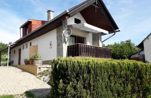 Vaskeresztes House | Ferienhaus Weingarten Eisenberg