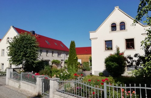 Meissen Apartment | Ferienhof Gräfe - Apartment "Kräuterstübchen" with fireplace, pool & sauna