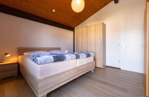 Immenstaad am Bodensee House | Ferienwohnpark Immenstaad am Bodensee Satteldachhaus Typ 9 SD 61