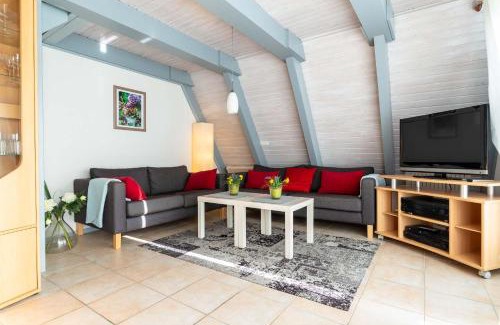 Immenstaad am Bodensee House | Ferienwohnpark Immenstaad am Bodensee Nurdachhaus Typ 8 NDT 020