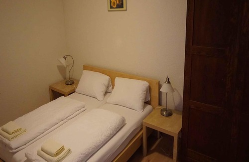 Unterwiehre-Nord Apartment | Ferienwohnung 60qm, 2 Schlafzimmer, 1 Wohn-/Schlafzimmer, max. 5 Personen