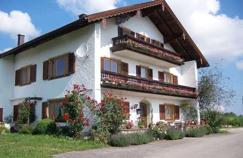 Teisendorf Apartment | Ferienwohnung 70 QM, 2-5 Personen, 2 Schlafzimmer, Wohnküche, Bad/WC, Balkon