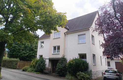 Bad Lippspringe Apartment | Ferienwohnung am Kurwald, Nähe Kliniken, 88qm, Parkplatz