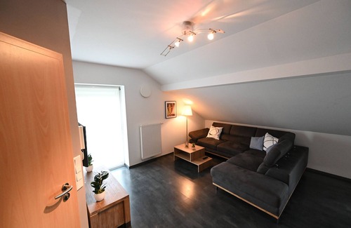 Postbauer-Heng Condo | Ferienwohnung Apartment 2 Einzelbetten o Doppelbett Wohn Essbereich Küche Wlan