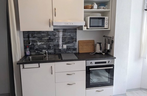 Hueckeswagen Apartment | Ferienwohnung auf dem Land 1-4 Personen, Eigener Eingang und Terasse