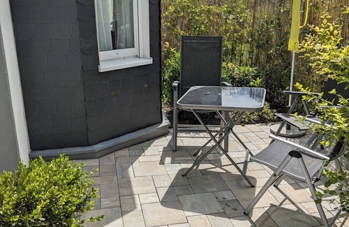 Hueckeswagen Apartment | Ferienwohnung auf dem Land 1-4 Personen, Eigener Eingang und Terasse