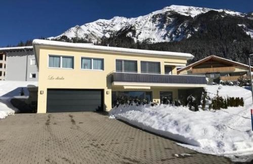 Lantsch-Lenz Apartment | Ferienwohnung Diala