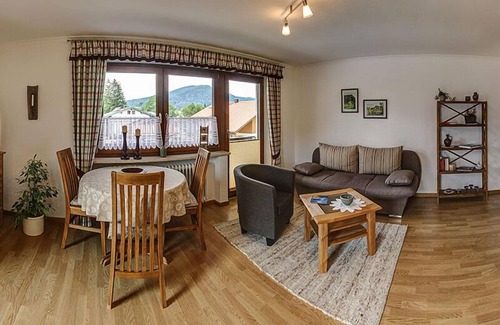 Inzell Apartment | Ferienwohnung für 2 Personen, 1 separates Schlafzimmer, 42 m²